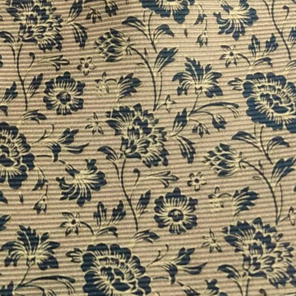 SALE! Beautiful Ermenegildo Zegna Silk Tie EUC - Picture 4 of 6